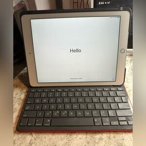 Apple iPad Air 2 128GB, Wi-Fi + Cellular Silver + LOGITECH Keyboard Case MINT